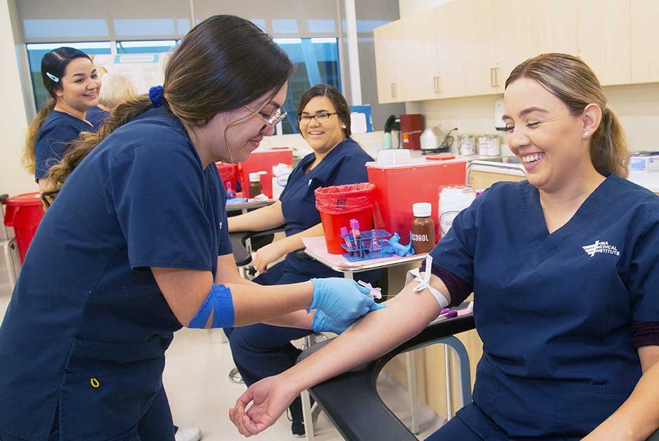 Training Guide for Healthcare Careers in Phlebotomy